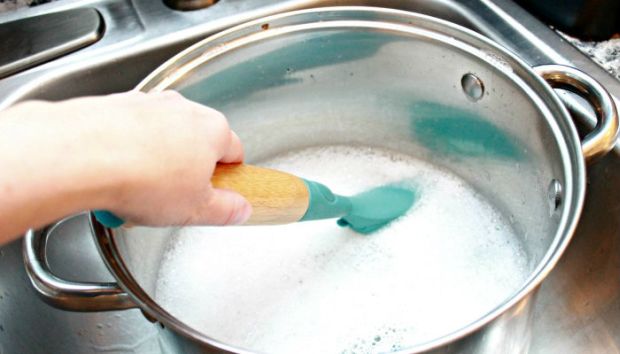 How-to-get-your-pots-and-pans-clean